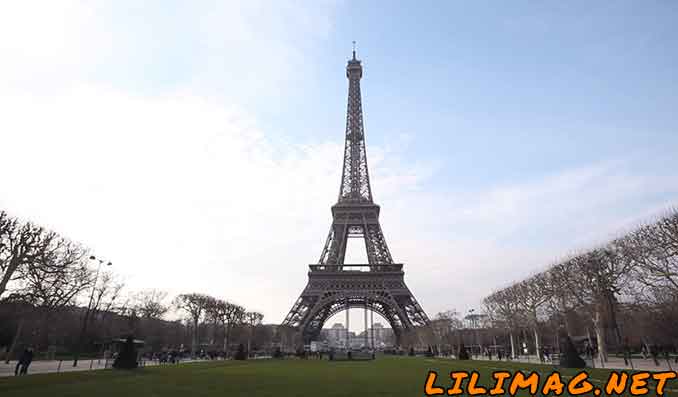 Top things to do in Paris : EIFFEL TOWER