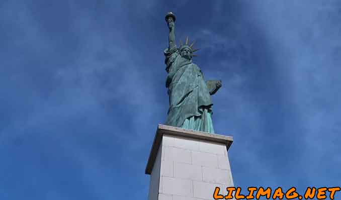 Fun things to do in Paris : STATUE OF LIBERTY